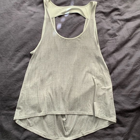 Lululemon drop back tank Silverescent - Picture 1 of 3